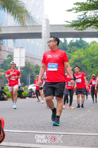 Race photo from ONE RUN 10K 2025