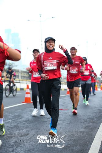 Race photo from ONE RUN 10 K