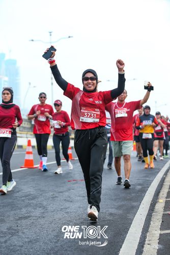 Race photo from ONE RUN 10 K