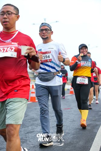 Race photo from ONE RUN 10 K