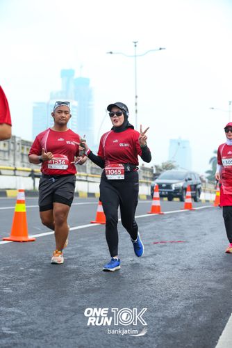Race photo from ONE RUN 10 K