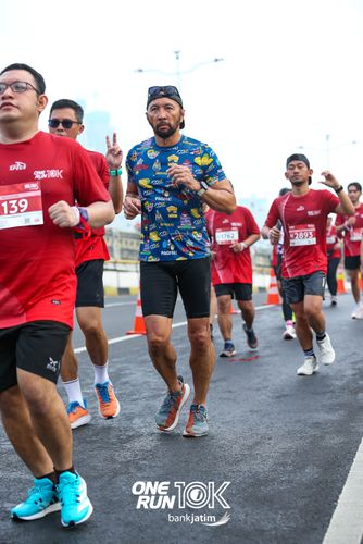 Race photo from ONE RUN 10 K