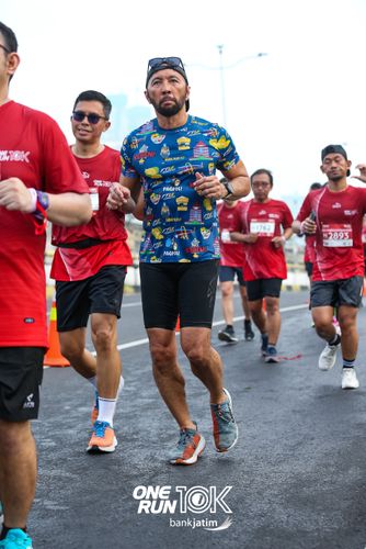 Race photo from ONE RUN 10 K