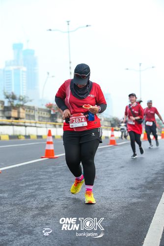 Race photo from ONE RUN 10 K