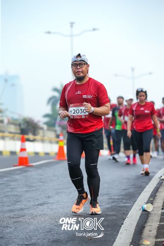 Race photo from ONE RUN 10 K
