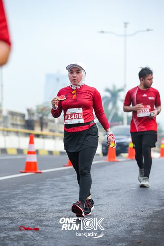 Race photo from ONE RUN 10 K