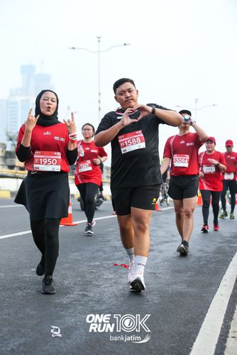 Race photo from ONE RUN 10 K