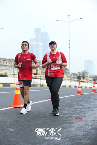 Race photo from ONE RUN 10 K