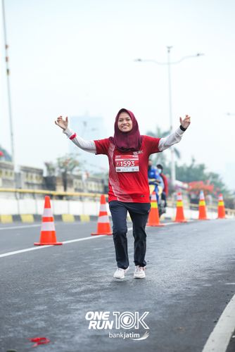 Race photo from ONE RUN 10 K