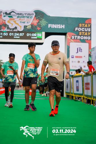 Race photo from Arutmin Borneo Run 2024