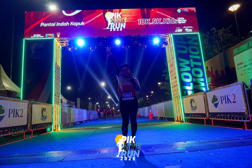 Race photo from PIK NITE RUN 2025