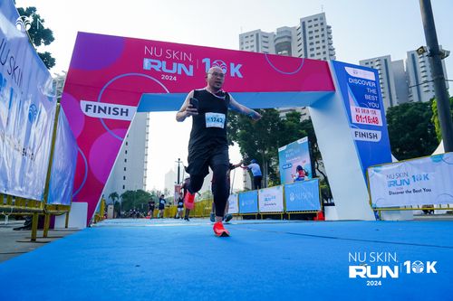 Race photo from Nu Skin Run 10K