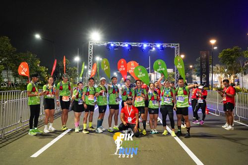 Race photo from PIK NITE RUN 2025