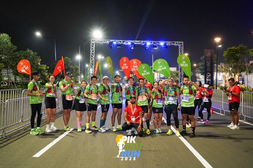 Race photo from PIK NITE RUN 2025