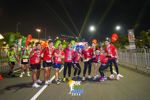 Race photo from PIK NITE RUN 2025