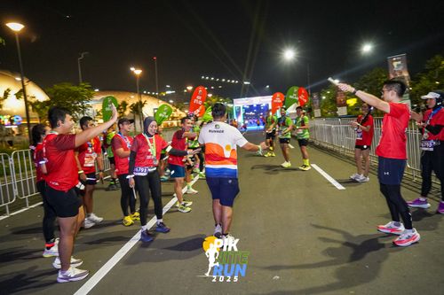 Race photo from PIK NITE RUN 2025