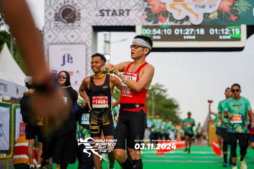Race photo from Arutmin Borneo Run 2024