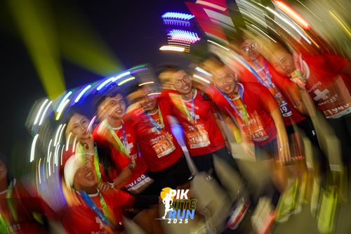 Race photo from PIK NITE RUN 2025