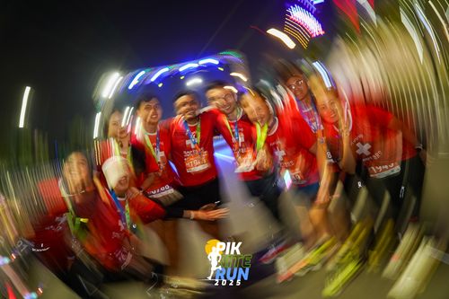Race photo from PIK NITE RUN 2025