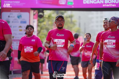 Race photo from Smartfren Run 2025 
