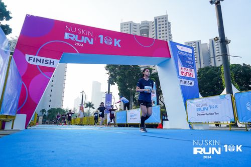 Race photo from Nu Skin Run 10K