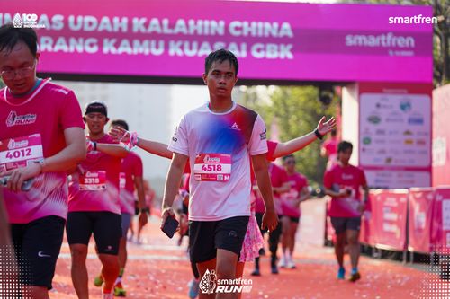 Race photo from Smartfren Run 2025 