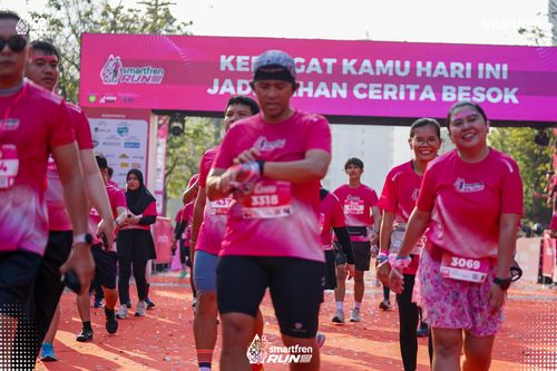 Race photo from Smartfren Run 2025 