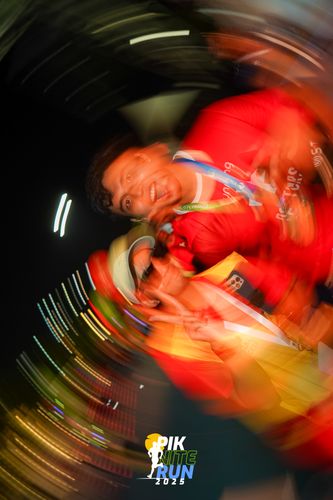 Race photo from PIK NITE RUN 2025