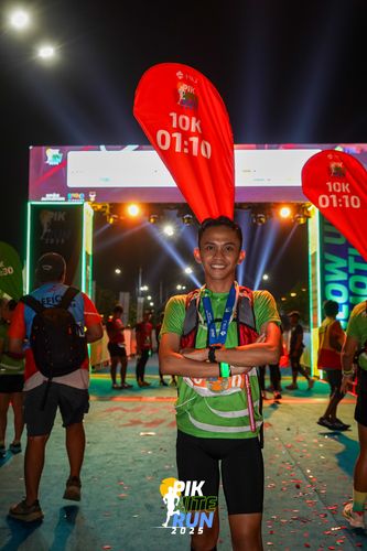 Race photo from PIK NITE RUN 2025