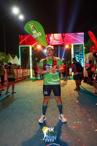 Race photo from PIK NITE RUN 2025