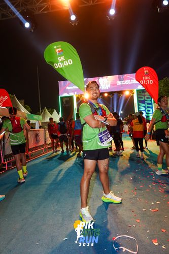 Race photo from PIK NITE RUN 2025