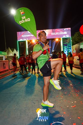 Race photo from PIK NITE RUN 2025