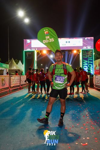 Race photo from PIK NITE RUN 2025