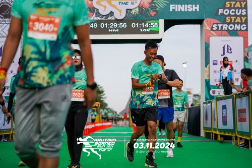 Race photo from Arutmin Borneo Run 2024