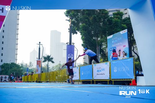 Race photo from Nu Skin Run 10K