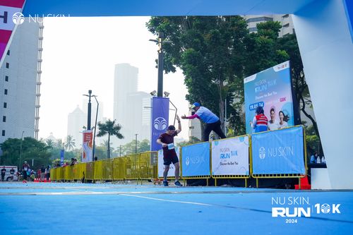 Race photo from Nu Skin Run 10K
