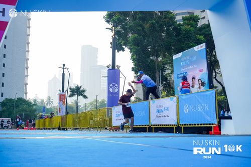 Race photo from Nu Skin Run 10K