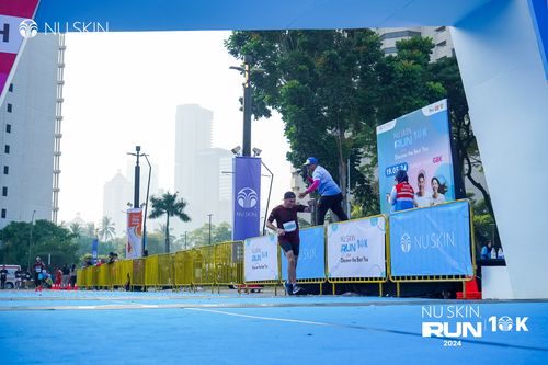 Race photo from Nu Skin Run 10K