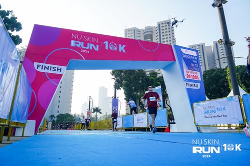 Race photo from Nu Skin Run 10K