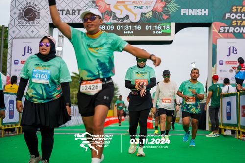Race photo from Arutmin Borneo Run 2024