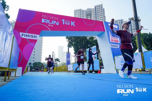 Race photo from Nu Skin Run 10K