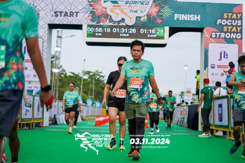 Race photo from Arutmin Borneo Run 2024