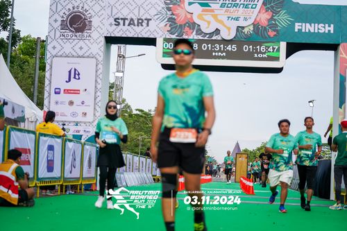 Race photo from Arutmin Borneo Run 2024