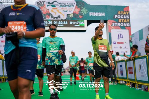 Race photo from Arutmin Borneo Run 2024