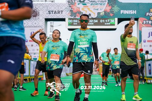 Race photo from Arutmin Borneo Run 2024