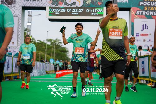 Race photo from Arutmin Borneo Run 2024