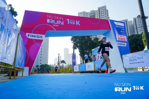 Race photo from Nu Skin Run 10K