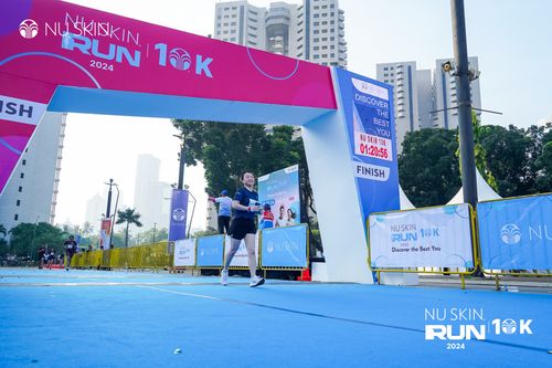 Race photo from Nu Skin Run 10K