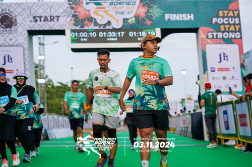 Race photo from Arutmin Borneo Run 2024
