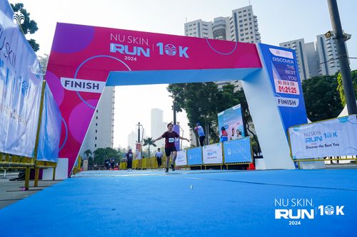 Race photo from Nu Skin Run 10K